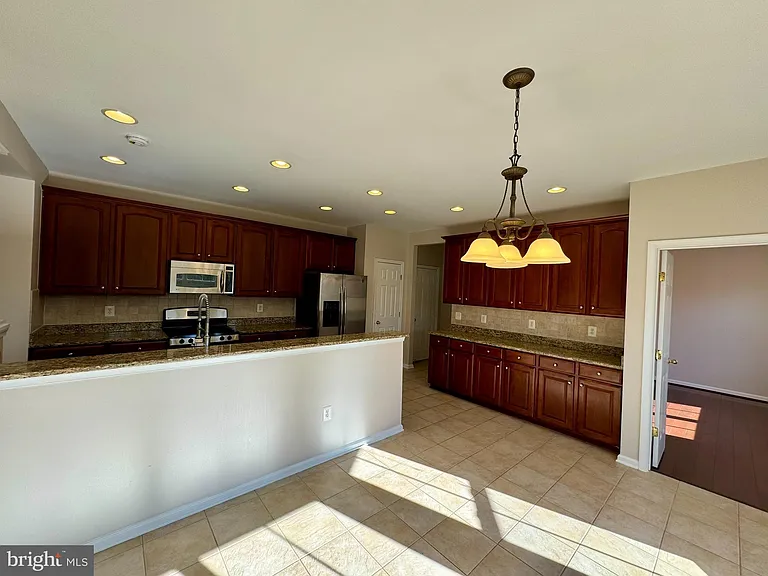1308 Walker Dr — Photo 7
