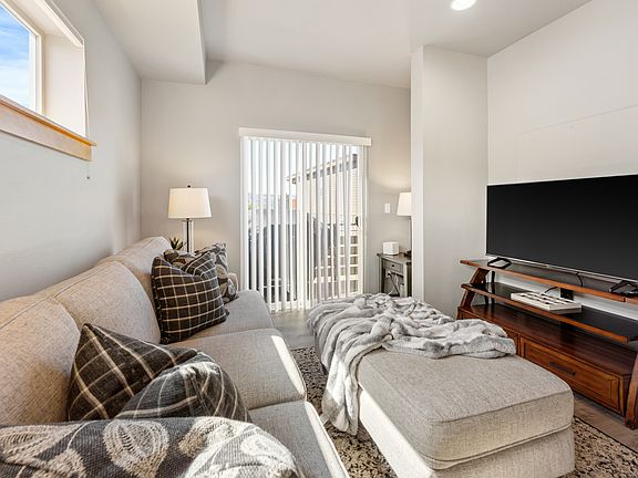5th image of 189 Eagle Crest Dr