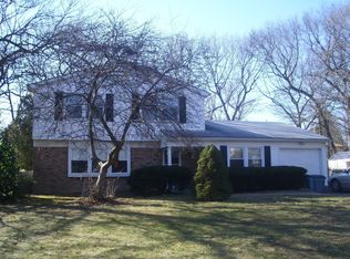 38 Wintergreen Dr, Coram, NY 11727