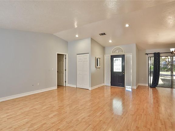 4th image of 4328 Brandywine Dr