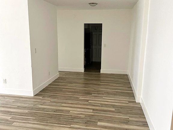 5th image of 7925 West Dr #0