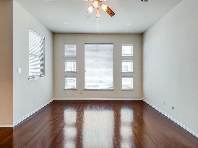 2326 Stutz Dr #103 — Photo 13