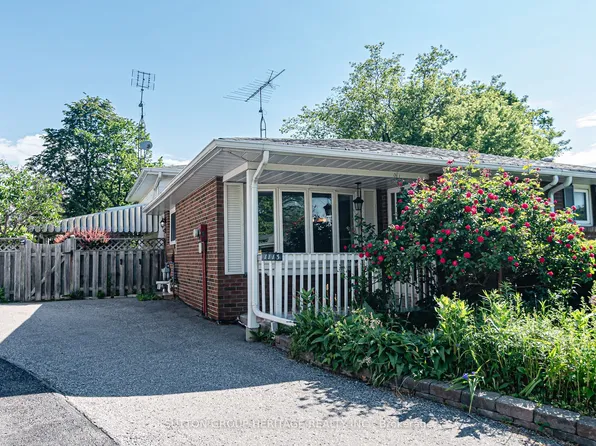 1113 Valley Ct, Oshawa, ON L1J 3M4