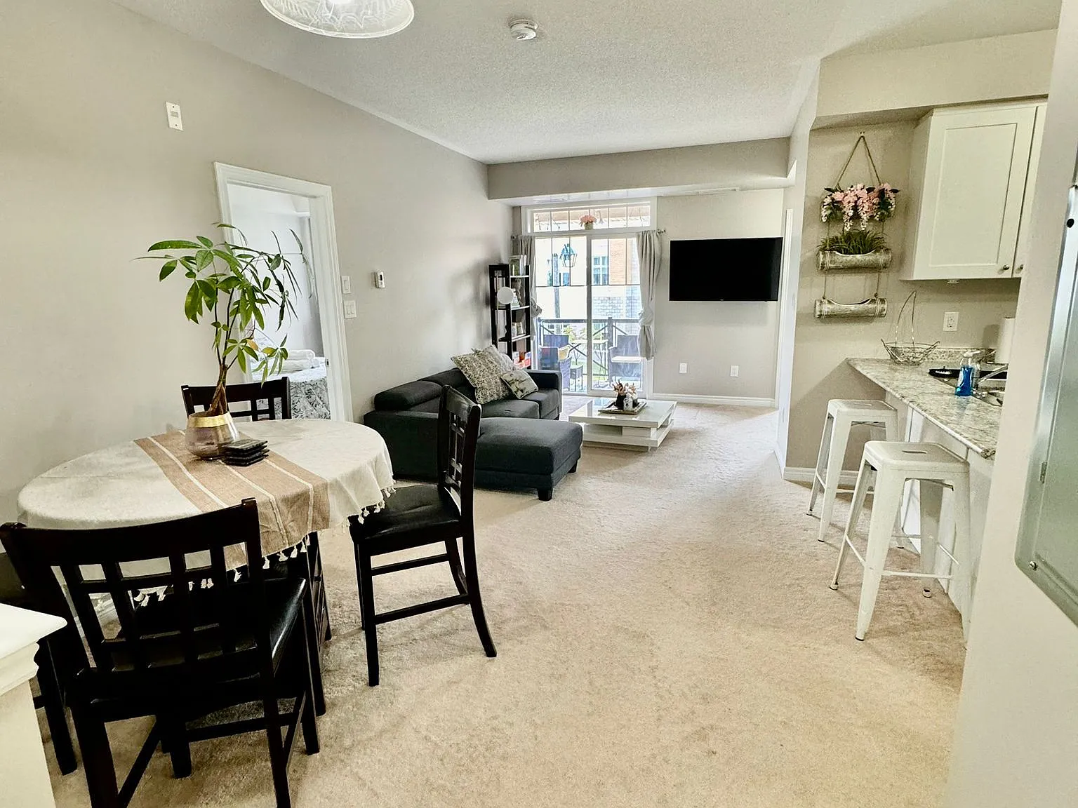 2 bed, $2,800 — Photo 4