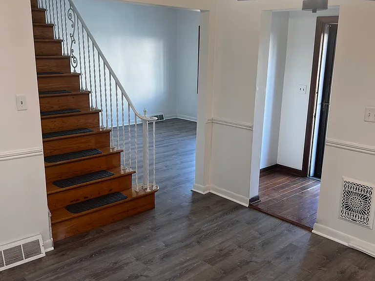 26 La Grange St #26 — Photo 2
