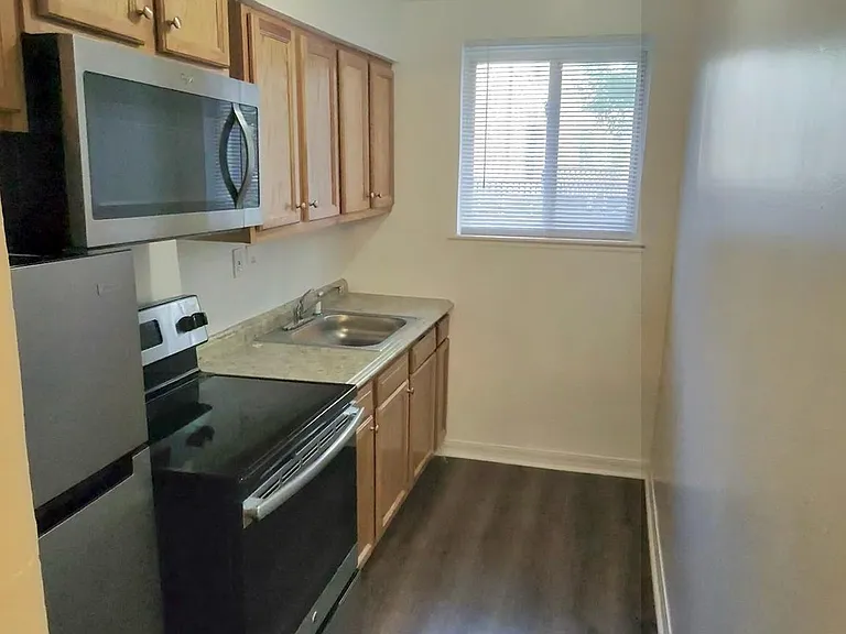 407 Lebaum St SE #1 — Photo 8