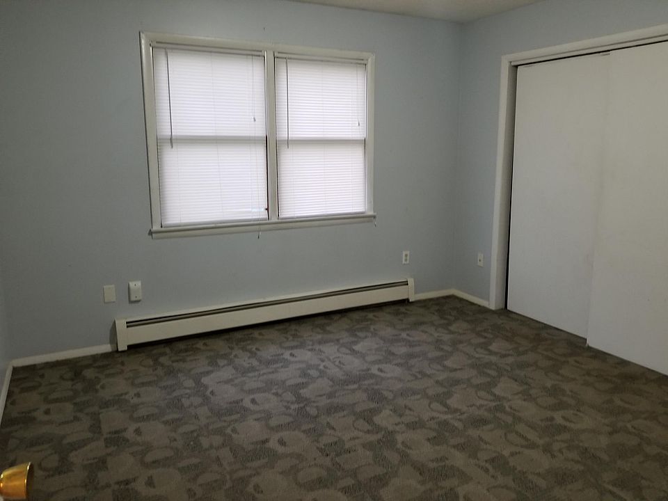 2nd image of 216 Welton St