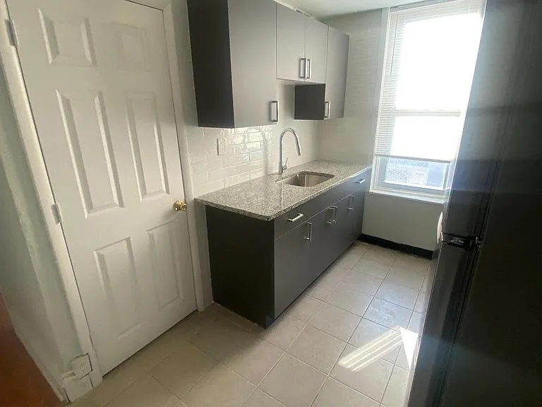 1142 S 11th St #3 — Photo 5