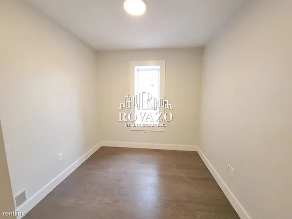 279 Goldsmith Ave #B2 — photo 4 of 6