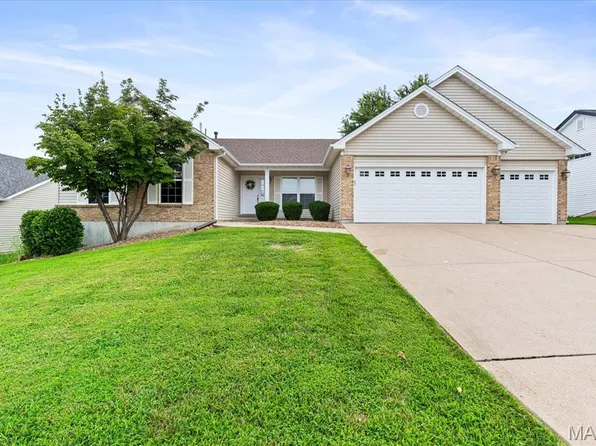 312 Thoreau Blvd, O'Fallon, MO 63366