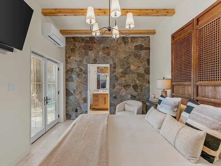 lower guest bd/carriage house