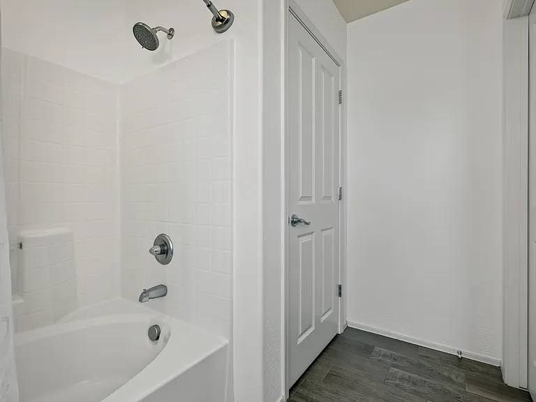 652 Brindle Dr — Photo 5