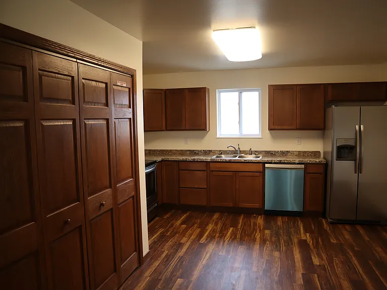 Dreamsville Apartments — Photo 8