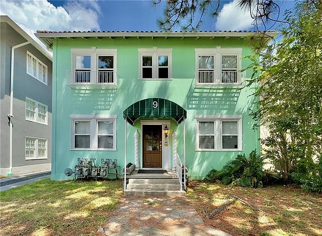 1st image of 9 Fontainebleau Dr #D