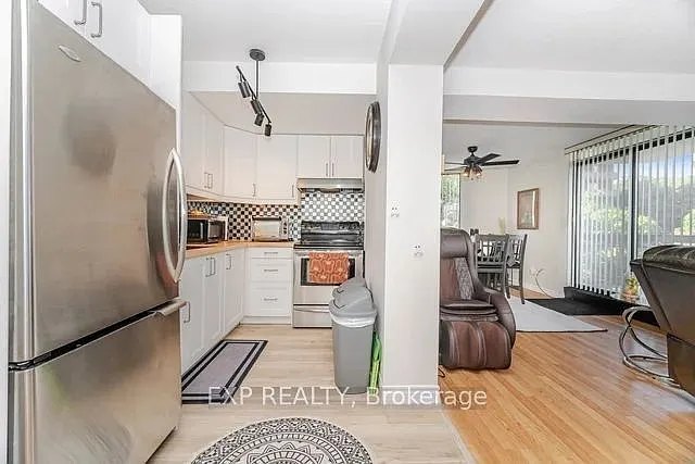 150 Charlton Ave E #608 — Photo 8