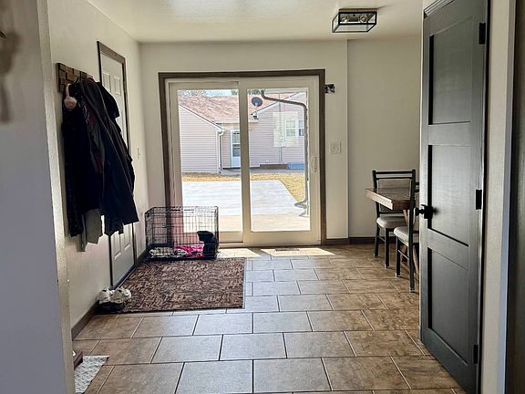 2nd image of 1401 S Main St