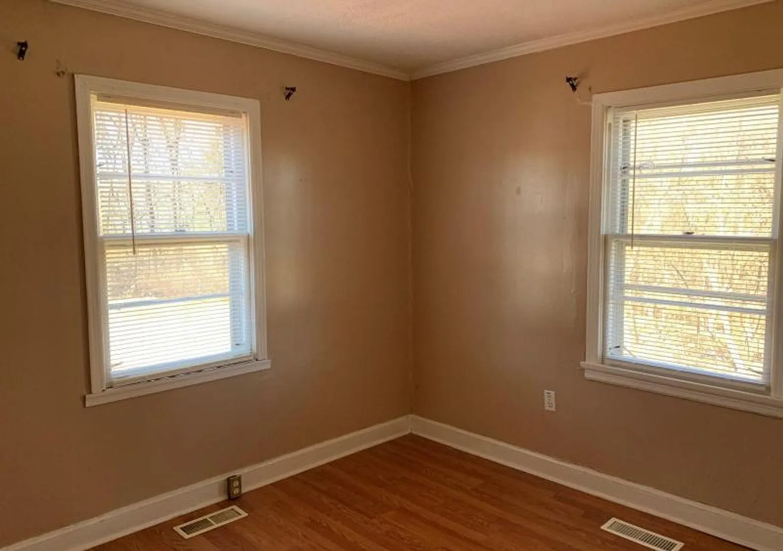 2 Bedroom House Near University of Lynchburg — Photo 3