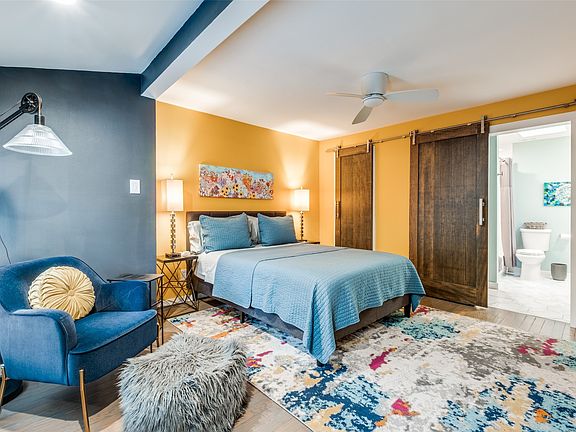 4th image of 4231 Travis St #17