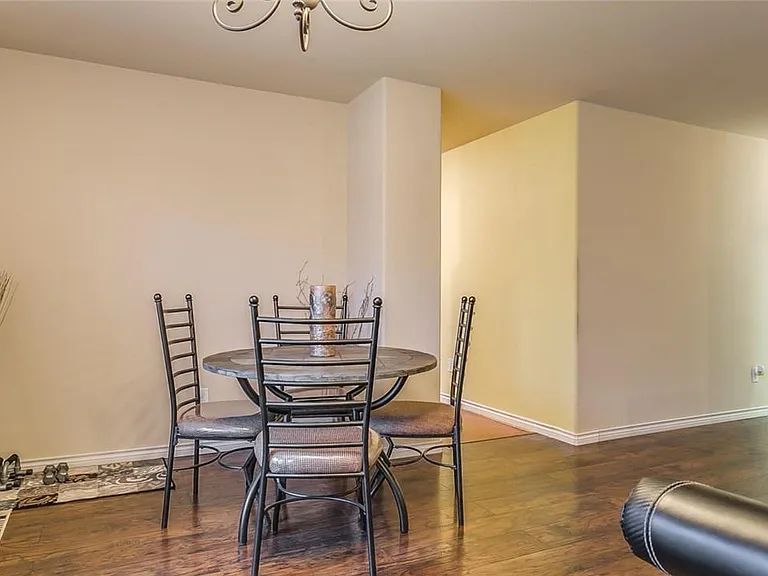 8832 Elk Creek Ln — Photo 21