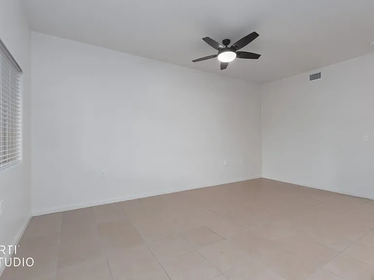 400 Hillside Dr #723 — Photo 10