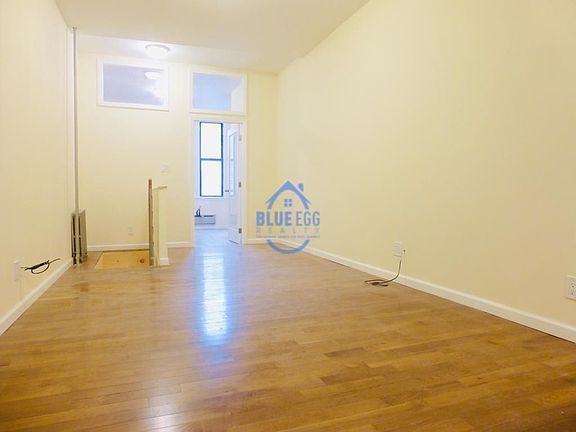 3rd image of 1446 Gates Ave APT 1R