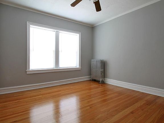 3rd image of 431 N Humphrey Ave APT L3