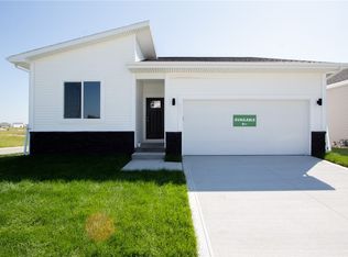 2221 Chan Dr, Adel, IA 50003