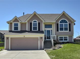 10601 NE 101st St, Kansas City, MO 64157
