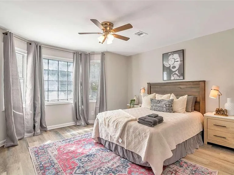 2101 Valley Oaks Dr SE — Photo 14