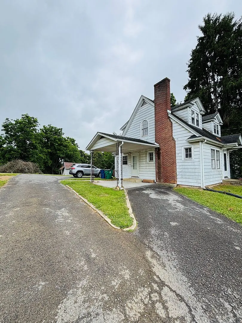 4 Bedroom 2 Bathroom house — Photo 2