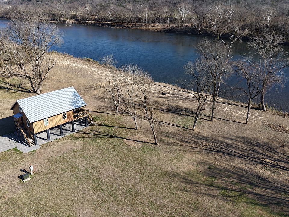 1st image of 75 Schoolhouse Hollow Rd