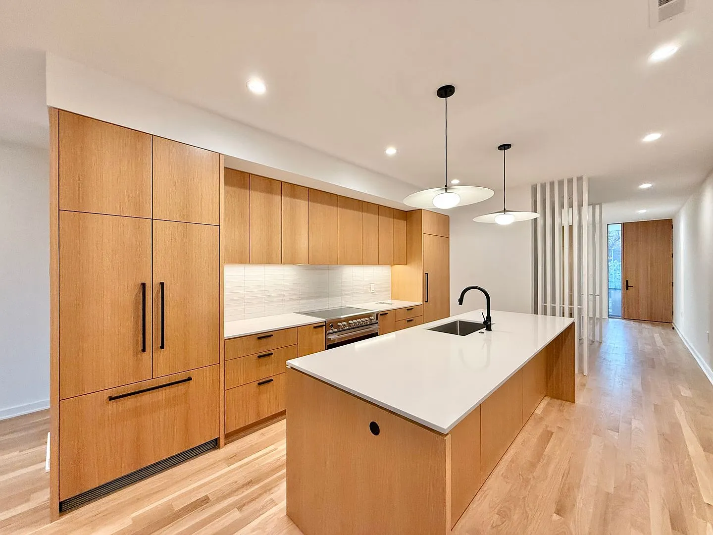 Beautiful 4BD, 3.5BA Downtown Raleigh Luxury Townhome with an Additional Bonus Room, Walkable to ... — Photo 4