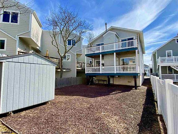 2nd image of 1138 Bay Ave