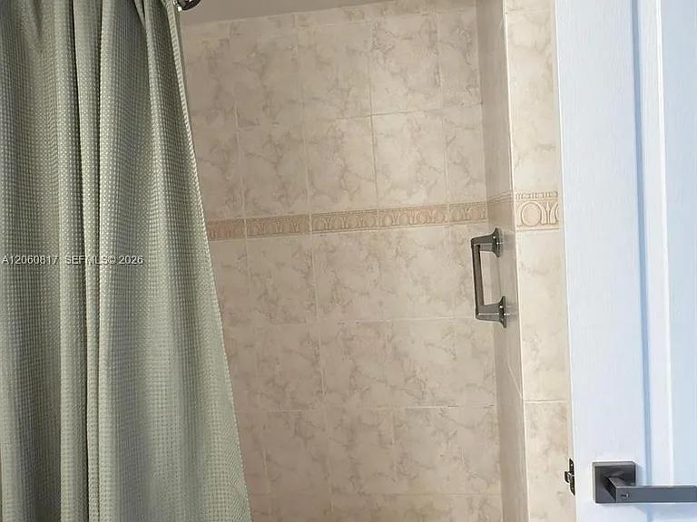 2625 Collins Ave #810 — Photo 12