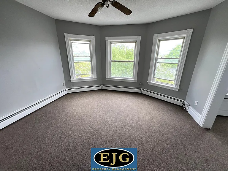 34-36 Cheney Pl #3F — Photo 8
