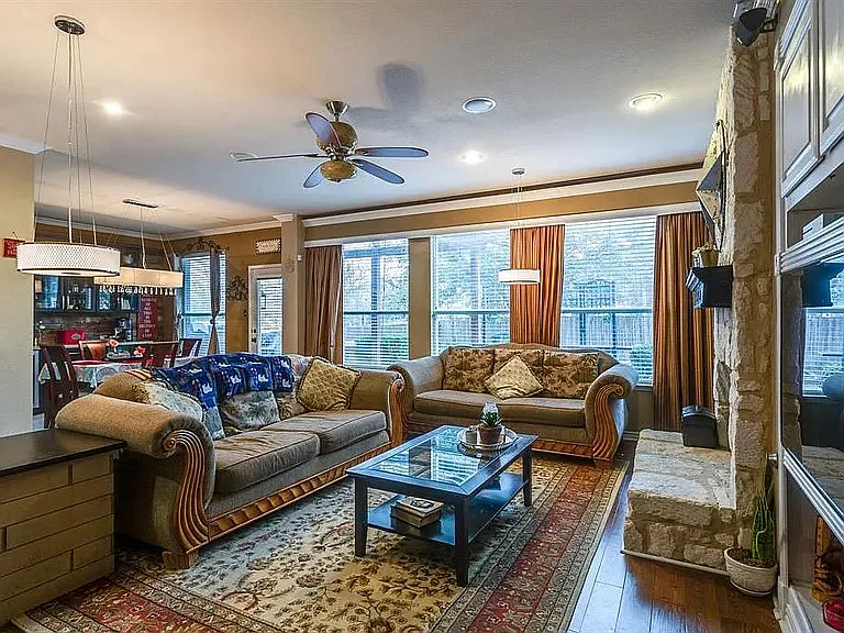 1112 Manassas Dr — Photo 5