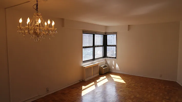 Rented by Realty Group International | media 6