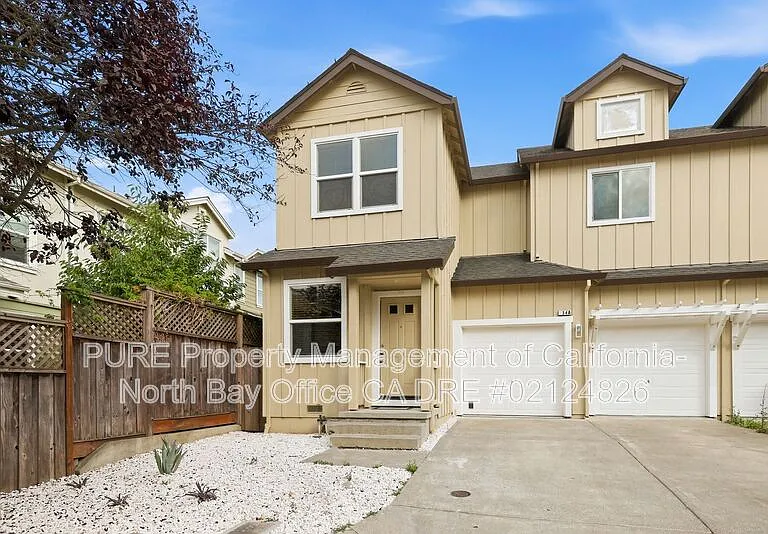 34 Randall Ln #A — Photo 1