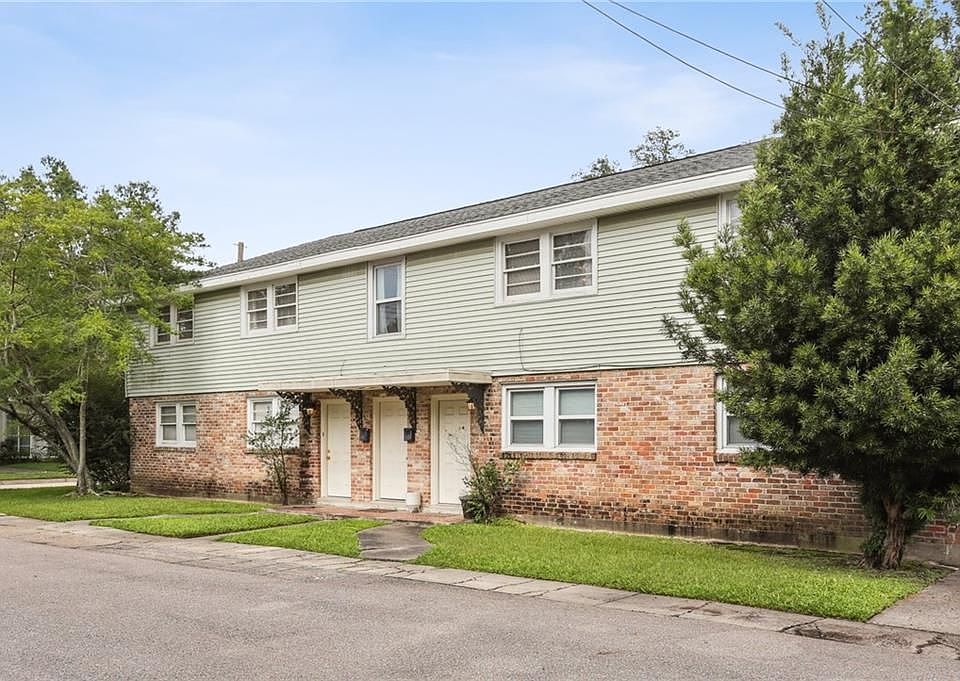 1st image of 303 Stella St