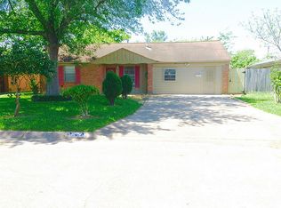 1704 Nottingham St, Pasadena, TX 77502
