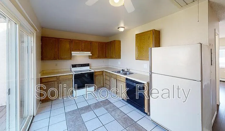 2817 King St #D — Photo 1