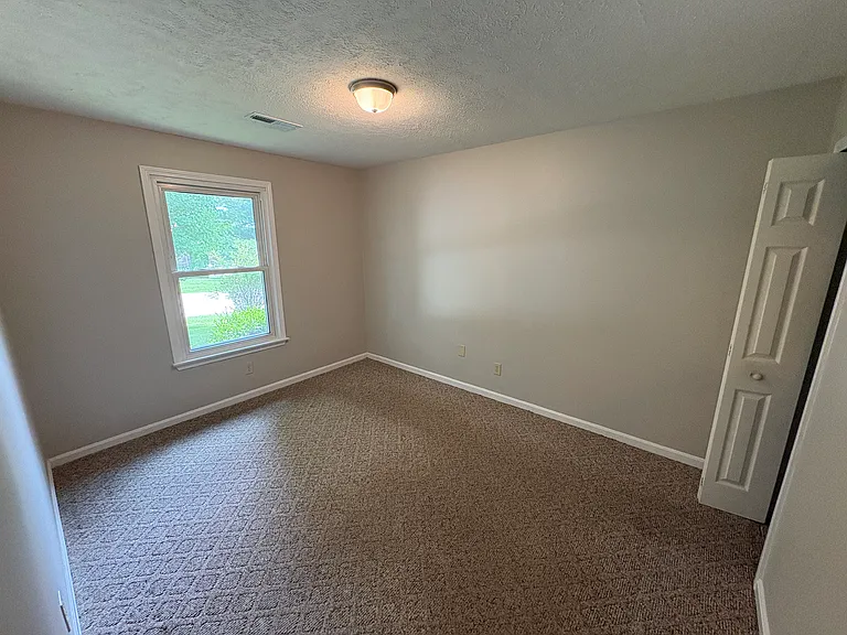 Valley View Dr — Photo 12