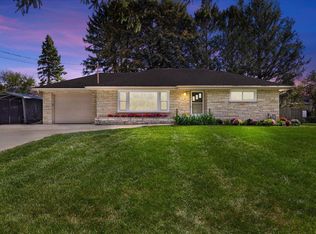N61W23035 Silver Spring Dr, Sussex, WI 53089