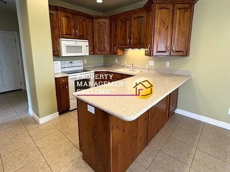 720 S Clearwater Falls Dr — Photo 5