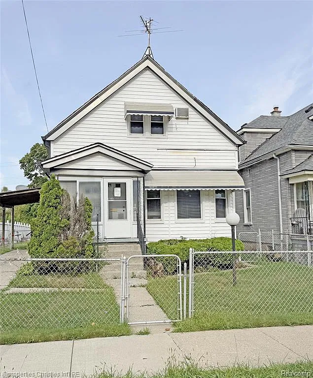 3 bed, 1.5 bath, 1816 sqft, $1,400 — Photo 1