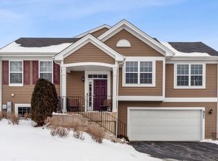 621 Treble Ln, Volo, IL 60073