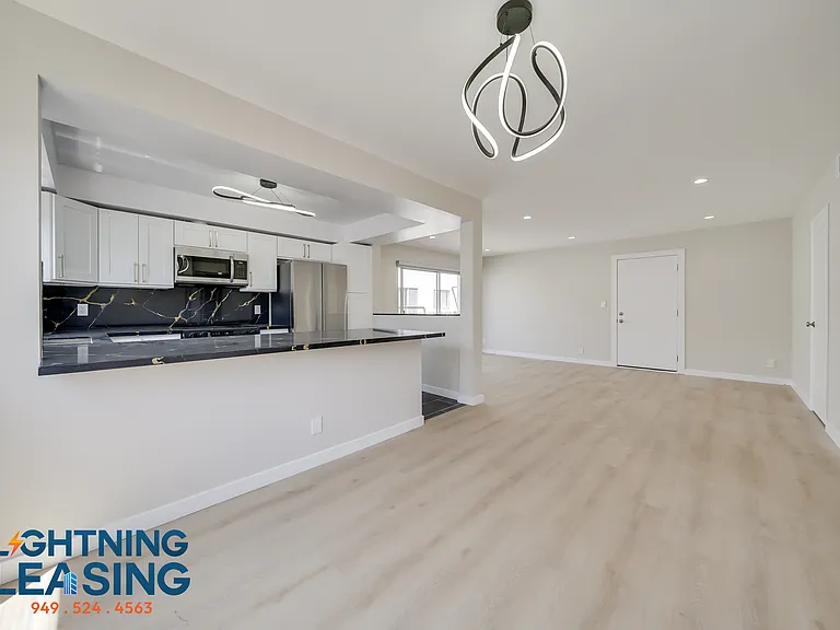1035 N Hayworth Ave #110 — Photo 18