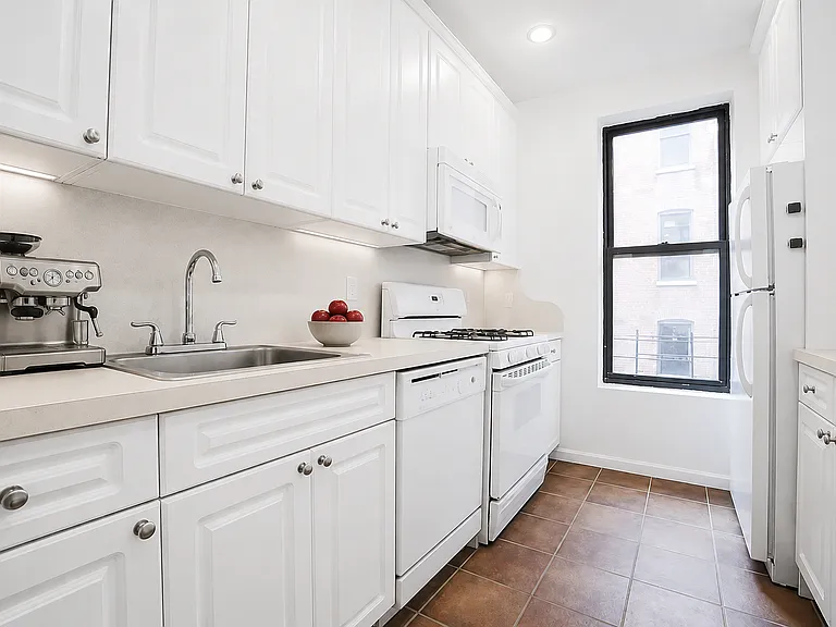 515 W 122nd St #45 — Photo 4