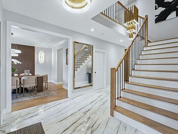 4th image of 204 Bearwoods Rd