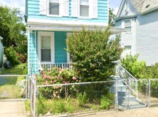 27 S 35th St, Camden, NJ 08105